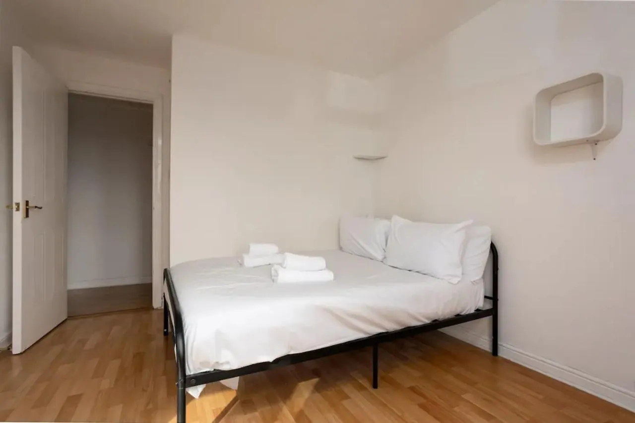 Stylish 2 Bedroom Apartment Near The City Centre 爱丁堡